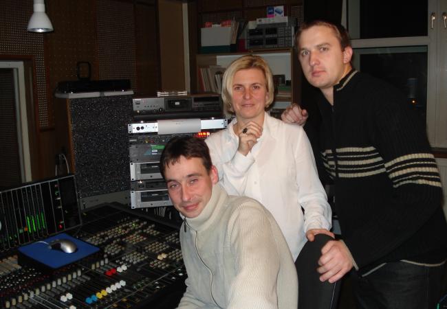 Nahrávanie relácie o vývine slovenčiny vo vysielaní maďarského štátneho rozhlasu v Segedíne, návšteva ZŠ v Slovenskom Komlóši (2008)