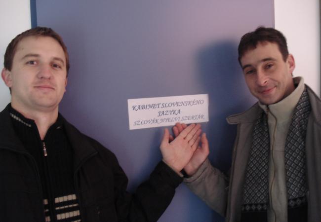 Nahrávanie relácie o vývine slovenčiny vo vysielaní maďarského štátneho rozhlasu v Segedíne, návšteva ZŠ v Slovenskom Komlóši (2008)